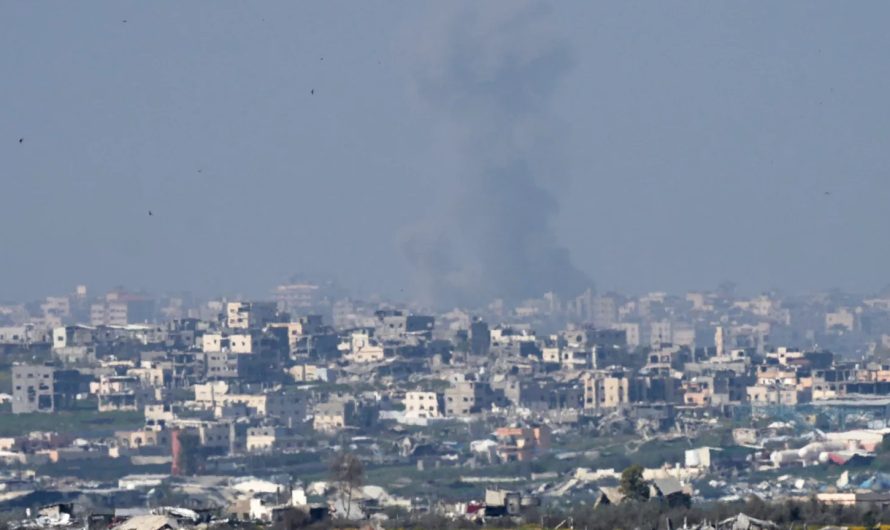 Izraēlas gaisa triecieni Gazā prasa civiliedzīvotāju dzīvības