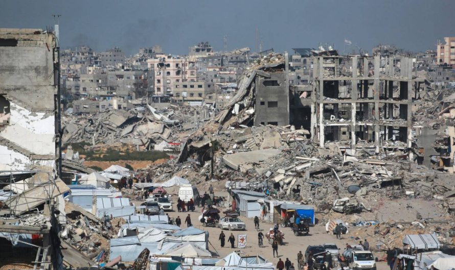 Turpinās eskalācija Gazā: evakuācijas pavēles, humanitārā katastrofa un ANO brīdinājumi