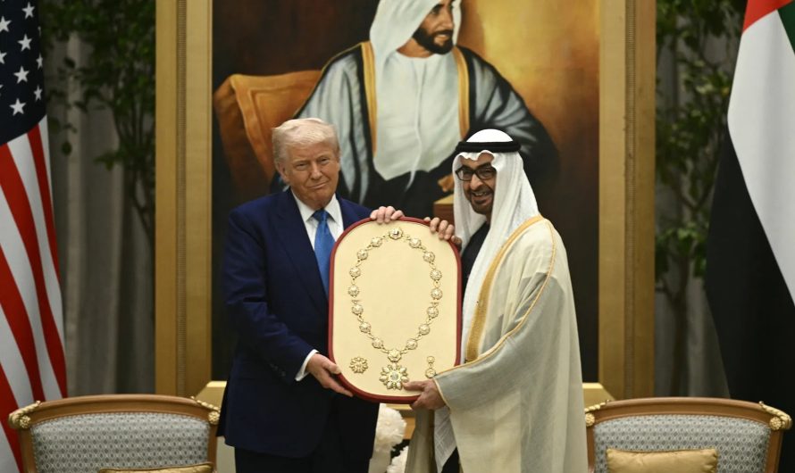 Tramps paraksta vēsturisku vienošanos par 1,4 triljonu dolāru ieguldījumu ASV ekonomikā