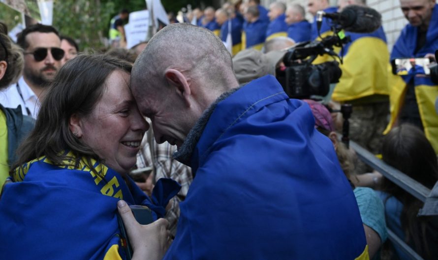 Vēsturisks brīdis: Ukraina un Krievija veic lielāko gūstekņu apmaiņu kopš kara sākuma