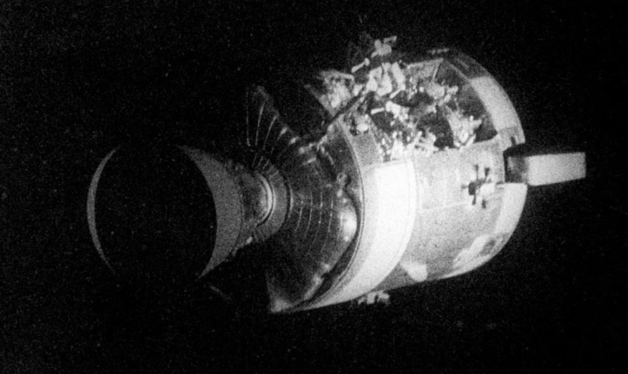 Apollo 13: Vai NASA vēlējās uzspridzināt kodolbumbu uz Mēness?
