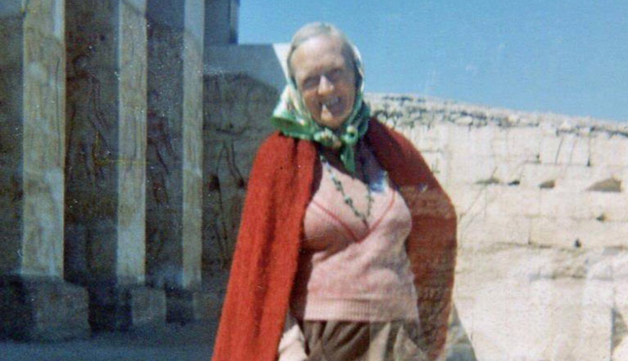 Omm Seti – Sieviete, kura apgalvoja, ka ir reinkarnējusies no Senās Ēģiptes