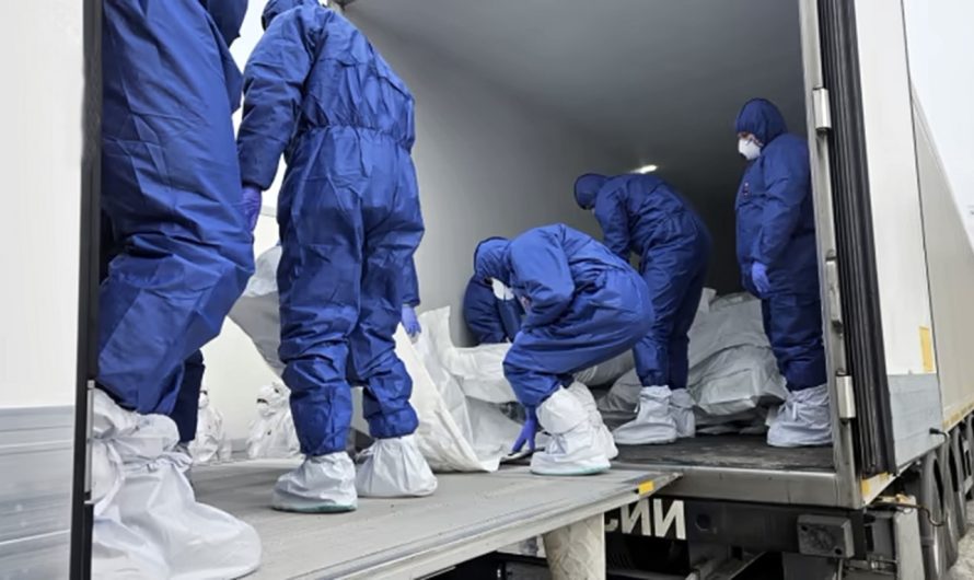 Zelenskis noraida Krievijas apgalvojumus par atteikšanos no kritušo apmaiņas