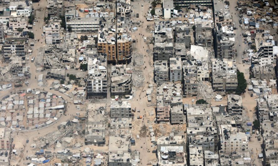 Izraēla apstiprina plānu pārņemt kontroli Gazas pilsētā: starptautiska kritika un ANO ārkārtas sēde