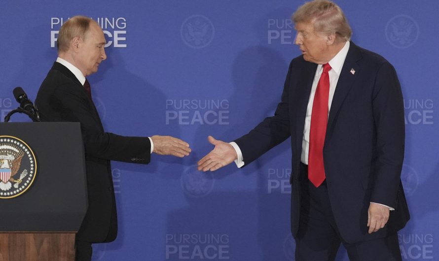 Tramps un Putins Aļaskā: samits bez vienošanās, bet ar simbolisku nozīmi