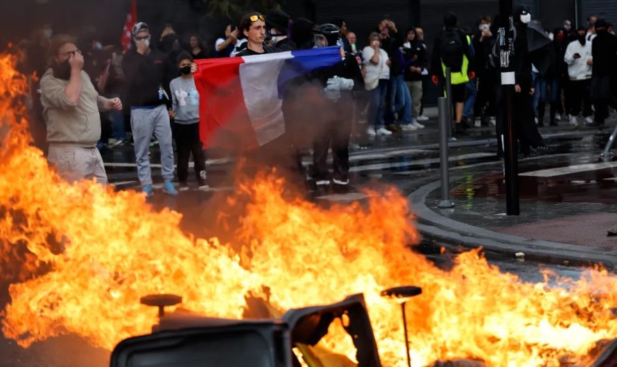 Francijā uzliesmo masveida “Bloķē visu” protesti