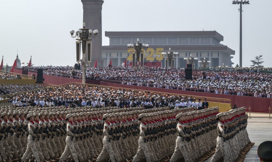 Ķīnas grandiozā militārā parāde Pekinā: “Miers vai karš?”