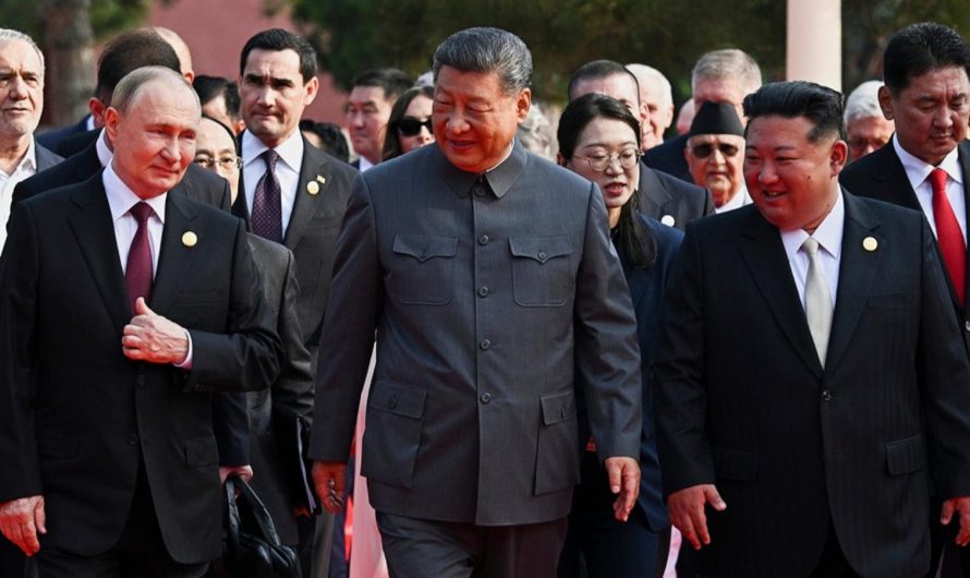 Tramps apgalvo, ka Putins, Sji un Kims sazvērējušies pret ASV pēc militārās parādes Ķīnā