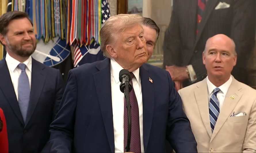 Donalds Tramps noliedz nāves baumas: “Es biju ļoti aktīvs”