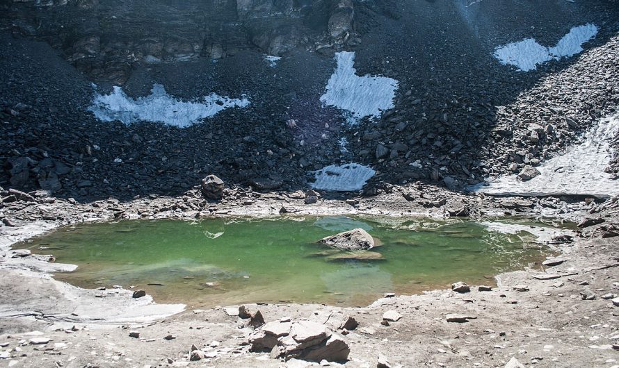 Himalaju skeletu ezers – noslēpumainā nāves ieleja sniegā