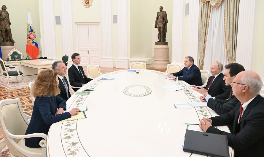 ASV delegācijas tikšanās ar Krievijas pārstāvjiem: diplomātijas atgriešanās ēnu ceļos