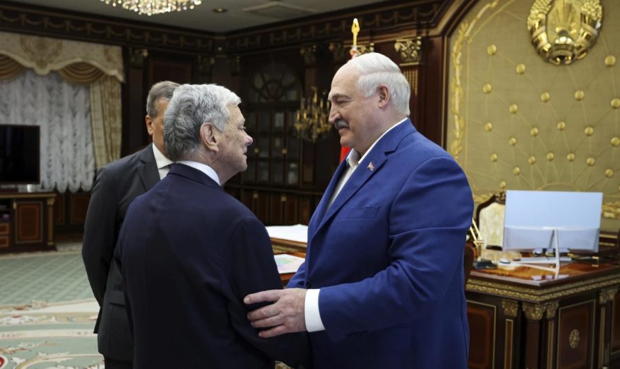 Baltkrievija un ASV: pragmatisks dialogs starp sankcijām, politieslodzītajiem un ģeopolitiku