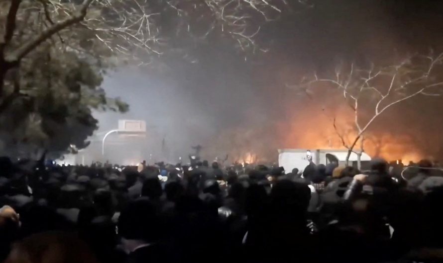 Irānā pieaug spriedze: protesti, represijas un ārējās eskalācijas risks