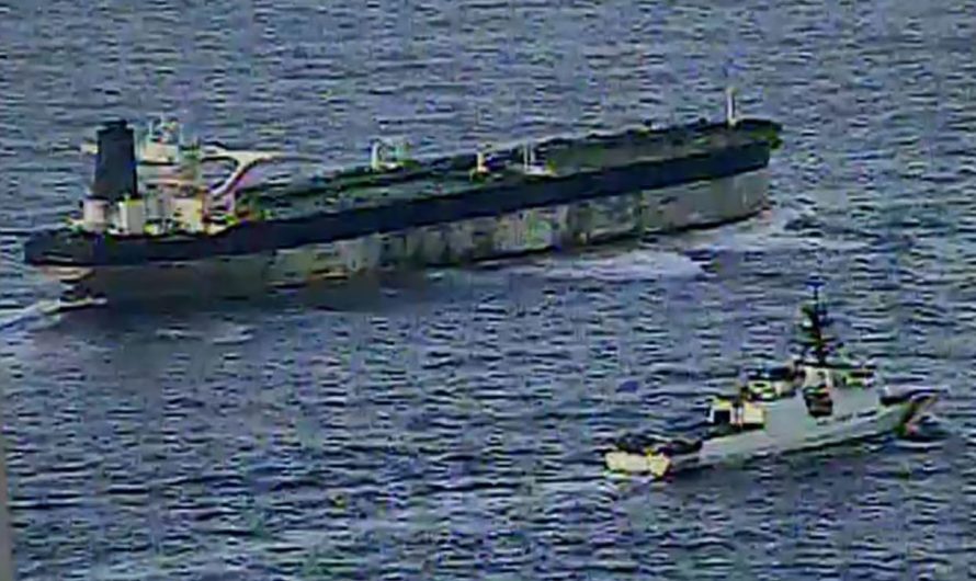 Krievijas “ēnu flotes” tankeri: jaunākās ziņas par aizturēšanām, sankcijām un spriedzi jūrā