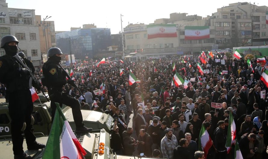 Protesti Irānā un interneta bloķēšana: kā režīms mēģina apklusināt sabiedrību un kā tehnoloģijas to apiet